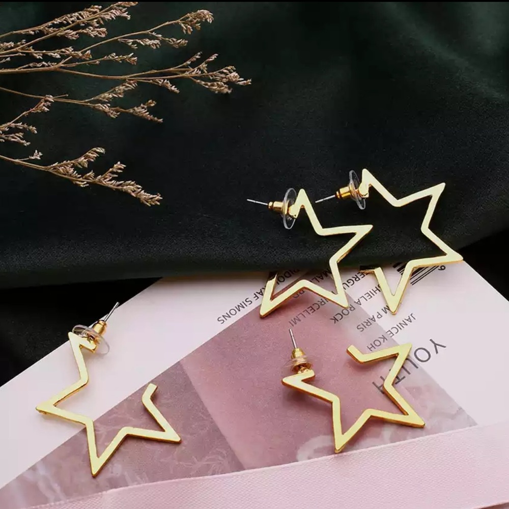 The Ira - Gold Geometric Star Hoops - Picture 2 of 4